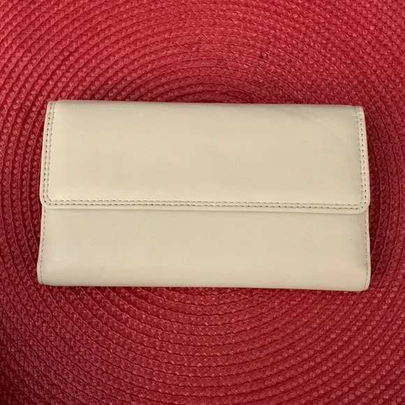 Off-White / Light Beige Genuine Leather Wallet - Picture 5 of 14